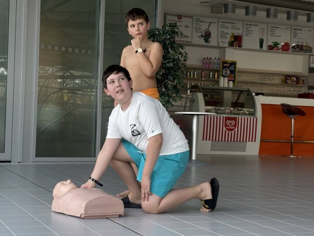 Žáci 4.A se zúčastnili výukového programu v aquaparku,