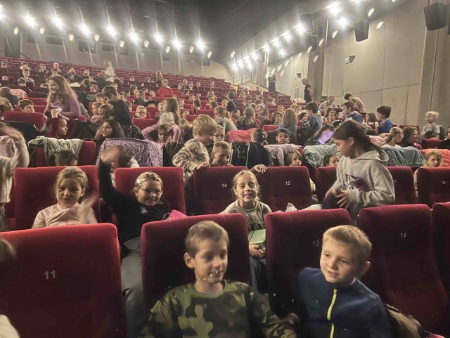 Divadelní představení Pozpívejme si